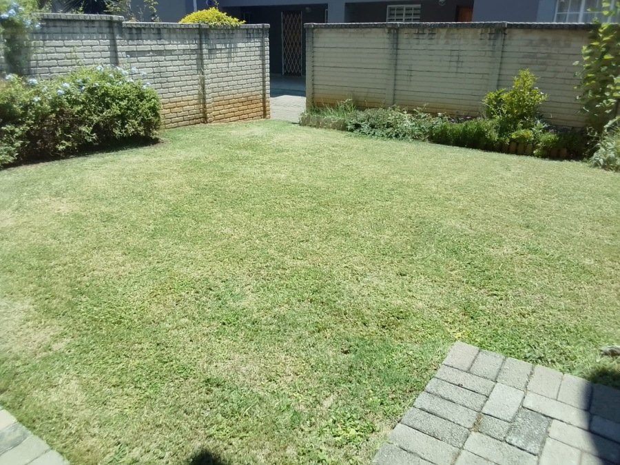 To Let 1 Bedroom Property for Rent in Waterval East North West